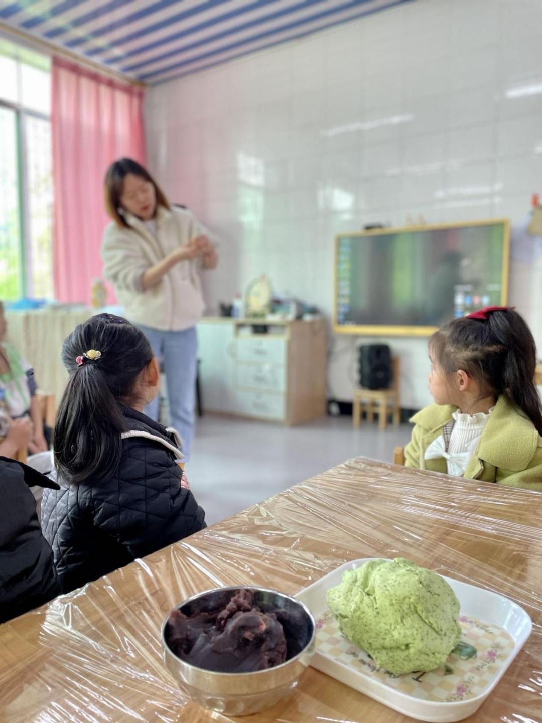 清明融于情,清雨润于心——仁寿县北街幼儿园大一班清明节活动