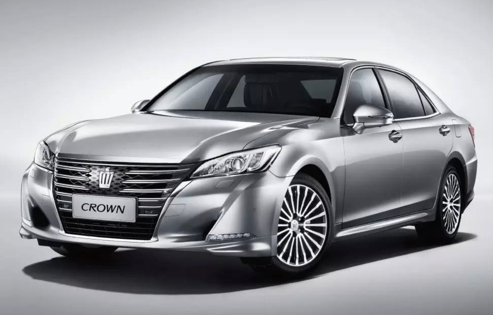 新车有料|丰田皇冠sedan正式亮相,还是曾经的皇冠吗?