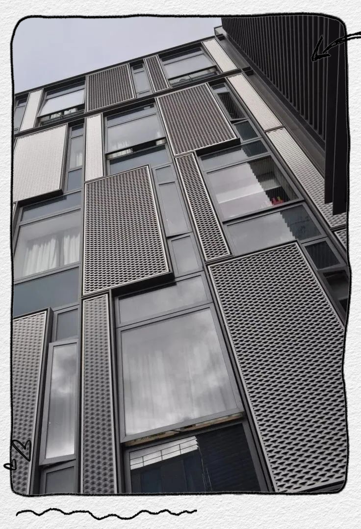 穿孔铝板在现代建筑设计中的多样化应用
