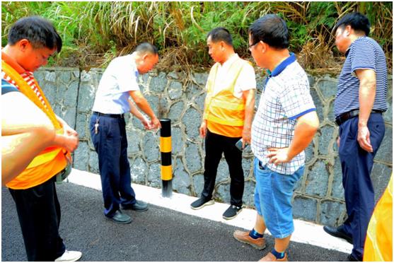 双牌县辖永连公路 为迎国评缀新姿