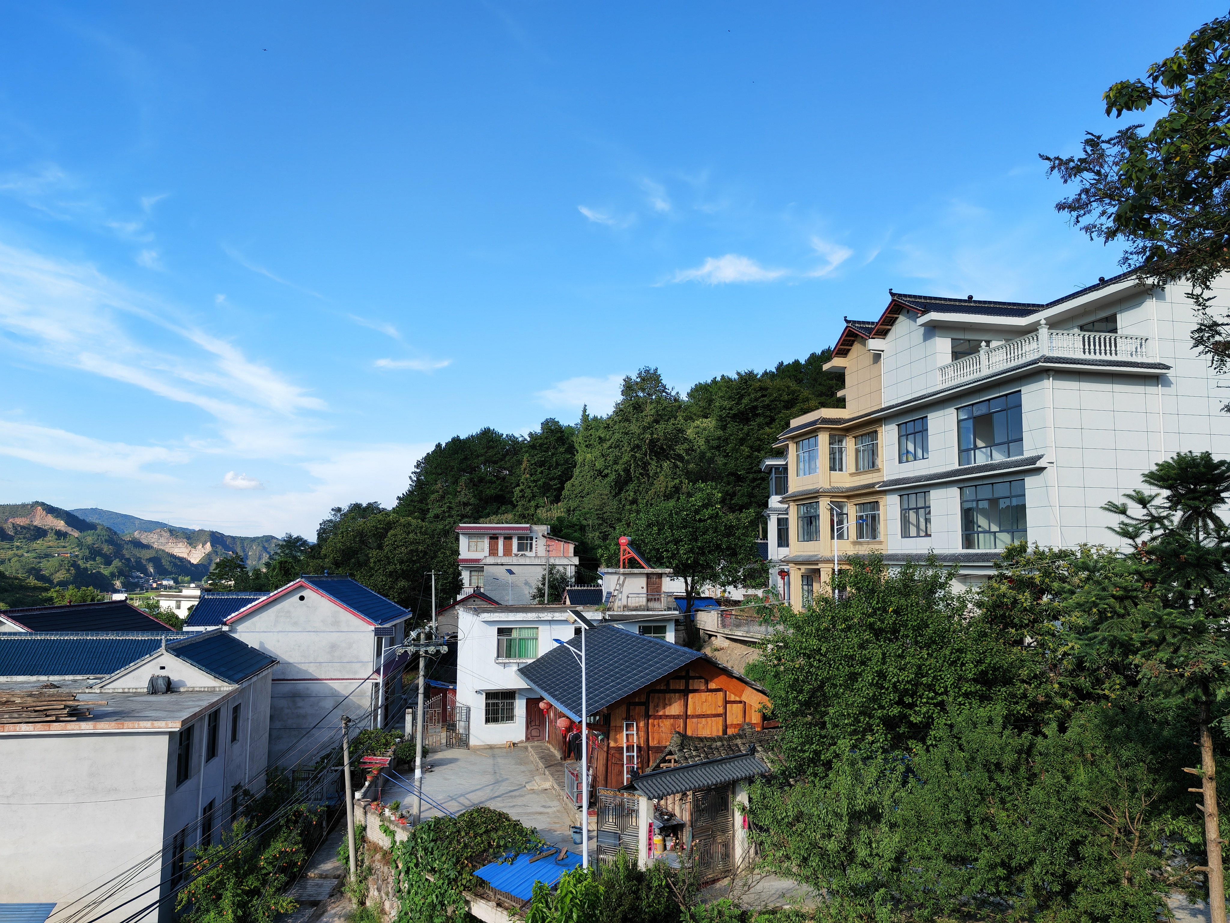 野洞河镇实施"三步走"让乡村"美起来"