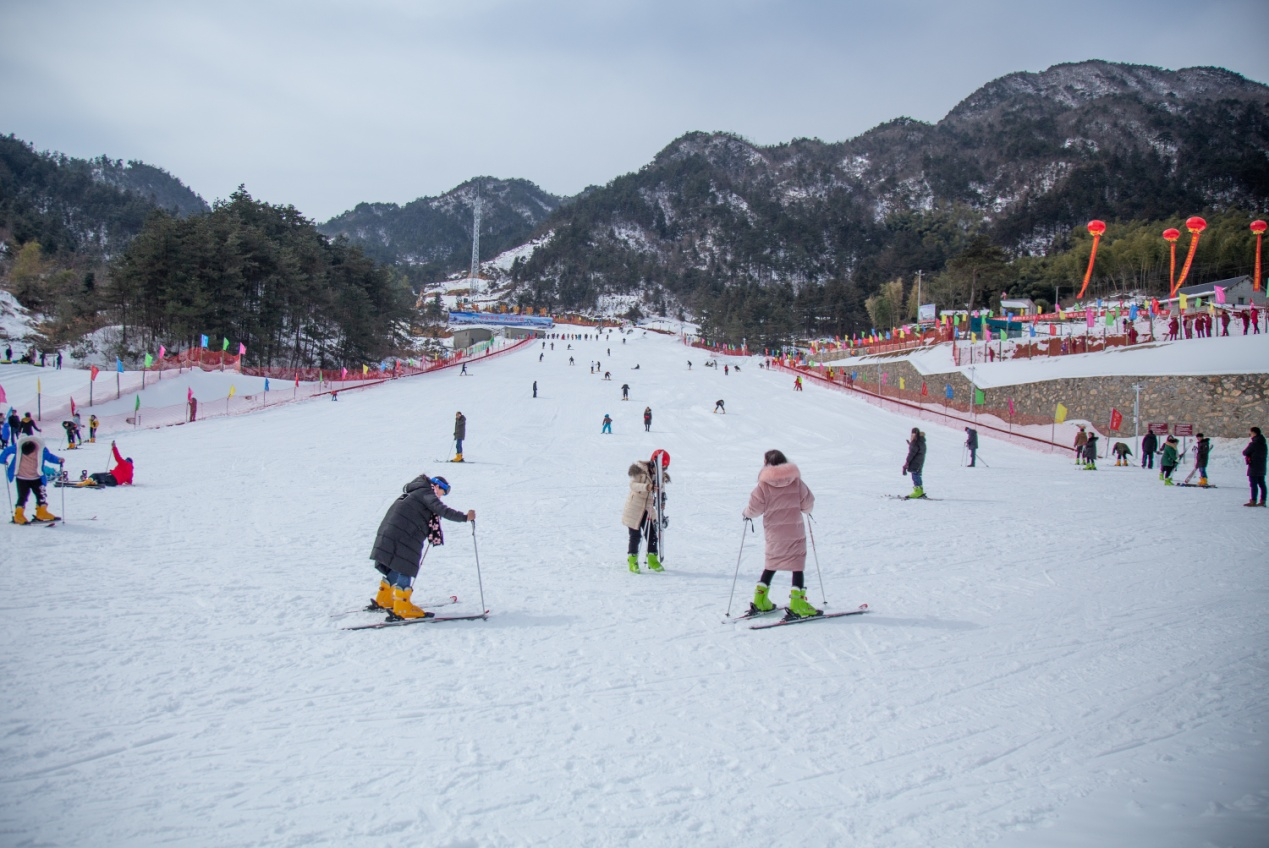 安庆潜山滑雪场图片