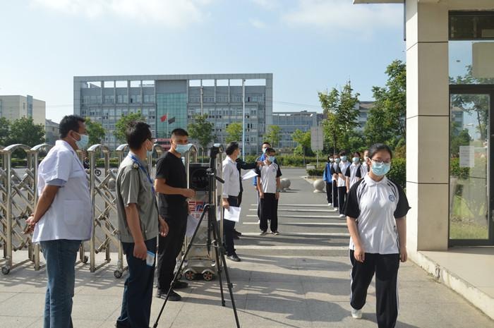 来安县新安中学党支部开展新冠肺炎等传染病防控应急演练