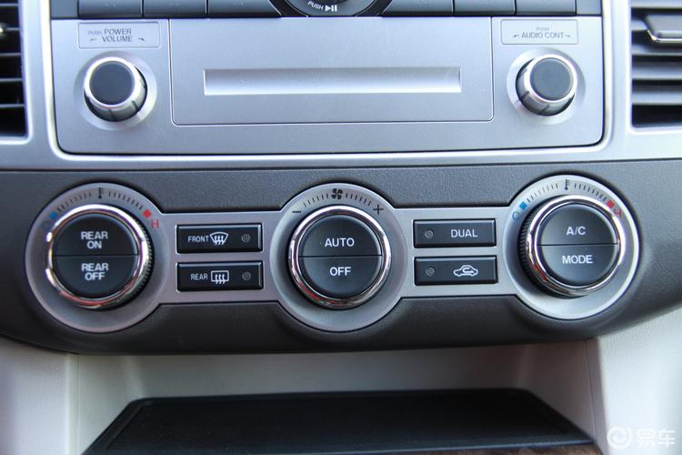 马自达8怎么开启后排空调