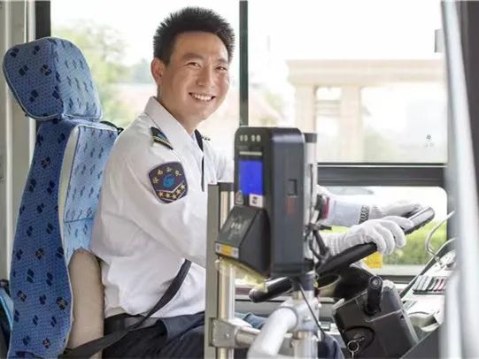 "众口难调,提供公共服务的单位,多少都会被吐槽,但济南公交确实好评如