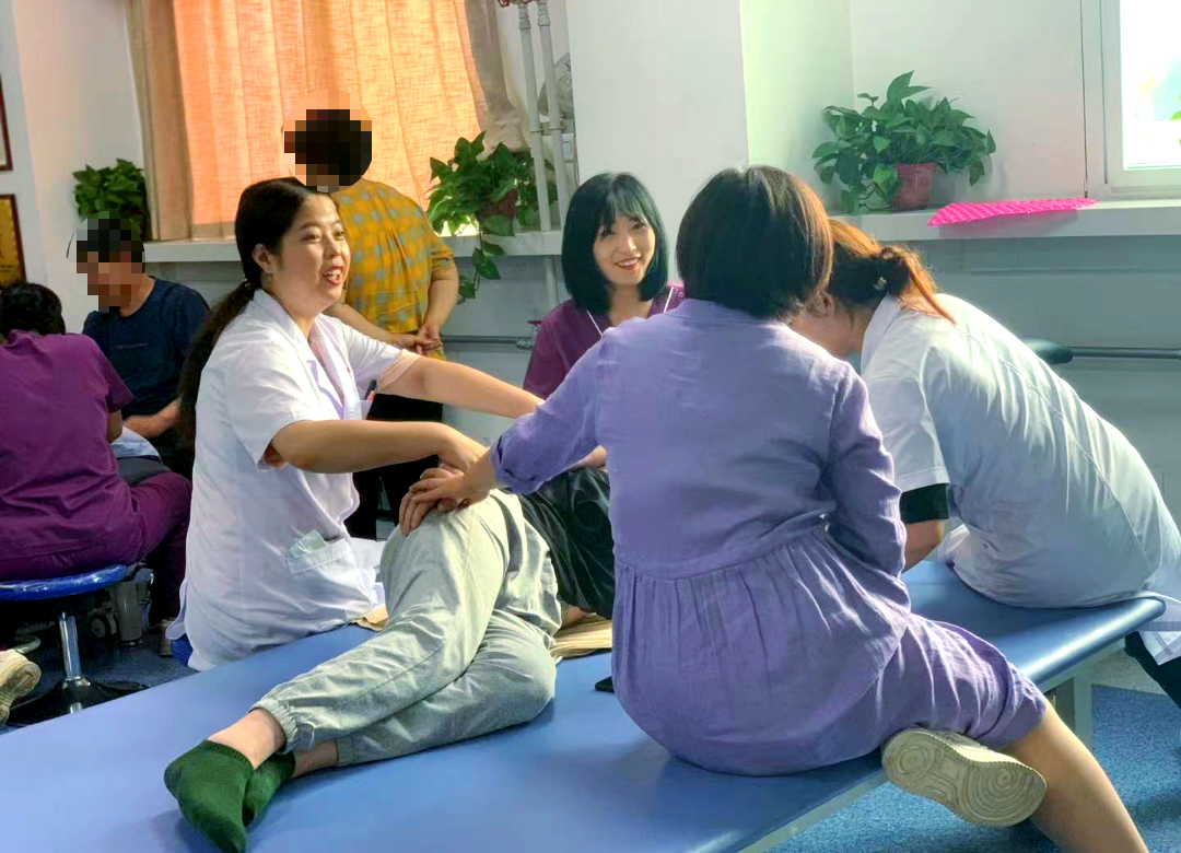 包含同仁医院住院办理陪诊挂号康复训练全程陪同，科学恢复健康的词条