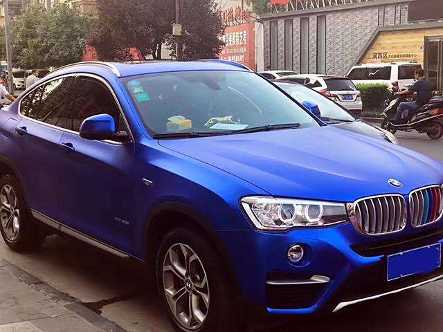 宝马x4汽车改色哑光电镀深蓝贴膜效果图
