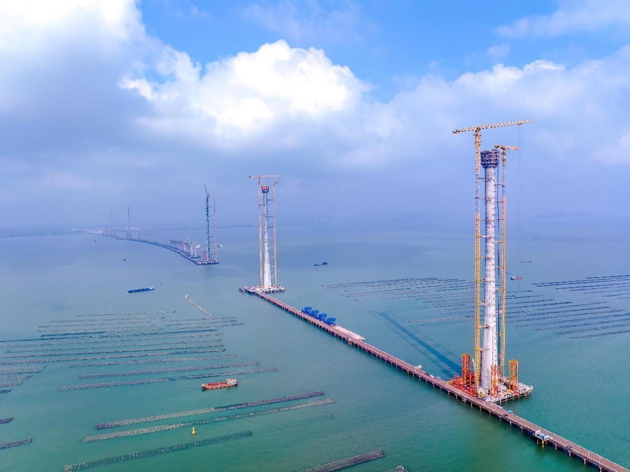 黄茅海跨海通道五座主塔全部封顶
