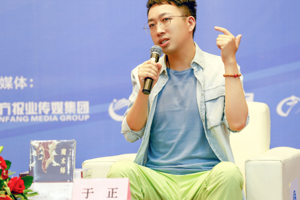 于正再秒删动态,赞美baby小龙女造型,网友:陈妍希看到怎么想?