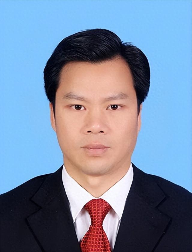 玉林市原市委书记落马后,秘书长被查|4国企4名高管落马,2名"一把手"