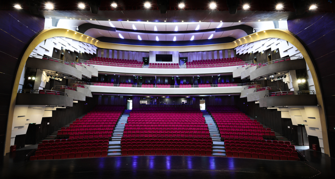 来这里看剧!舞美设施和表演剧目全新升级!