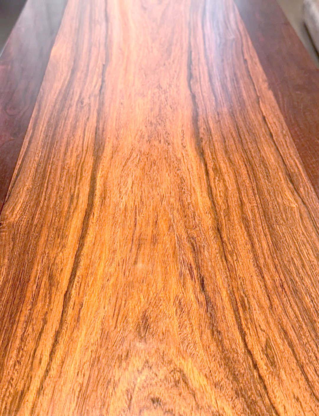 探索顶级木材:印度小叶紫檀,木性稳定,美观至极