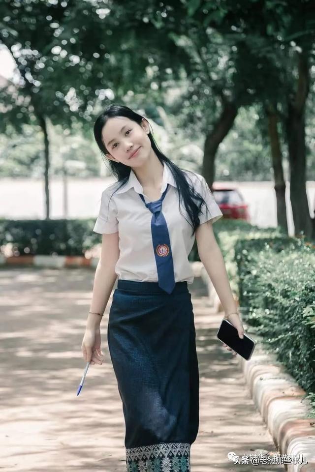今天是老挝校服美女合集!清纯风,御姐风,美艳风,学院风