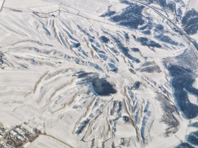 航拍北中国冬天诗画风景,带您惬意地欣赏东北雪中的雄浑浪漫