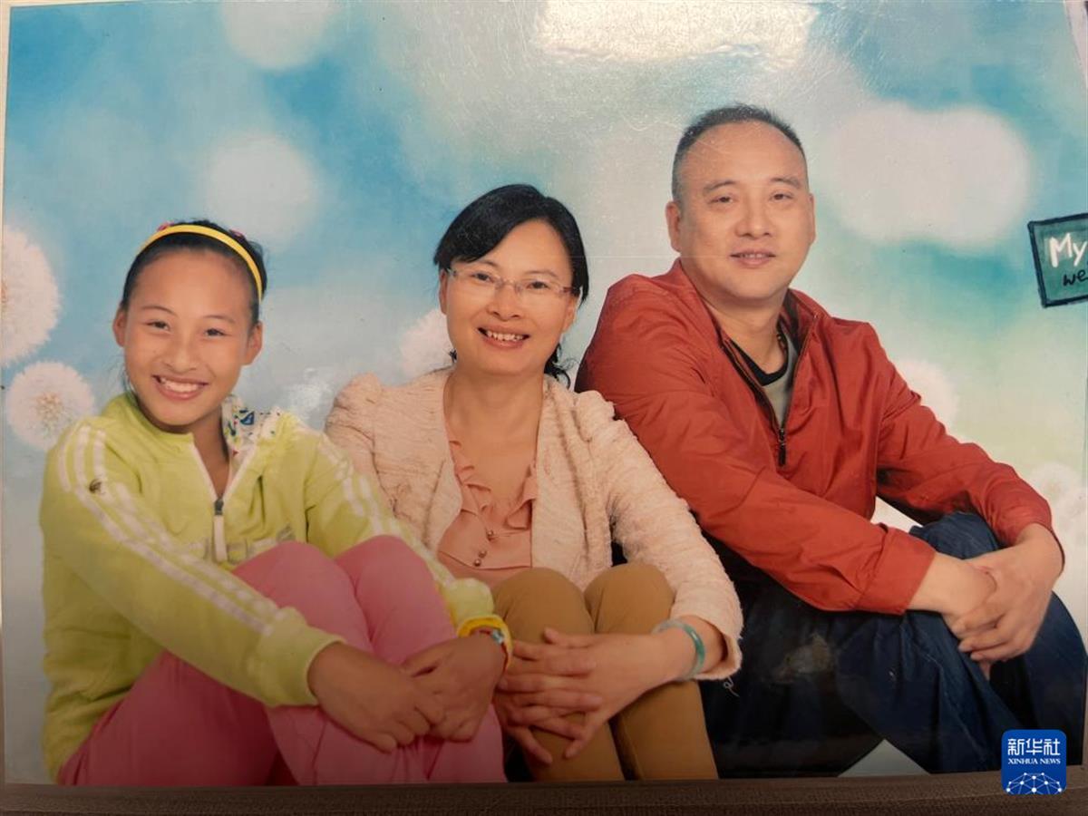 稀缺的郑钦文 中国体育国际化偶像有几个_郑钦文奥运网球金牌 商业价值 超越李娜