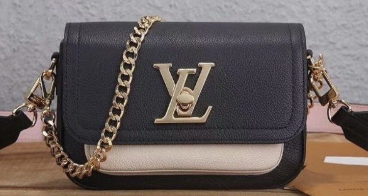 lv包为什么叫达芙妮