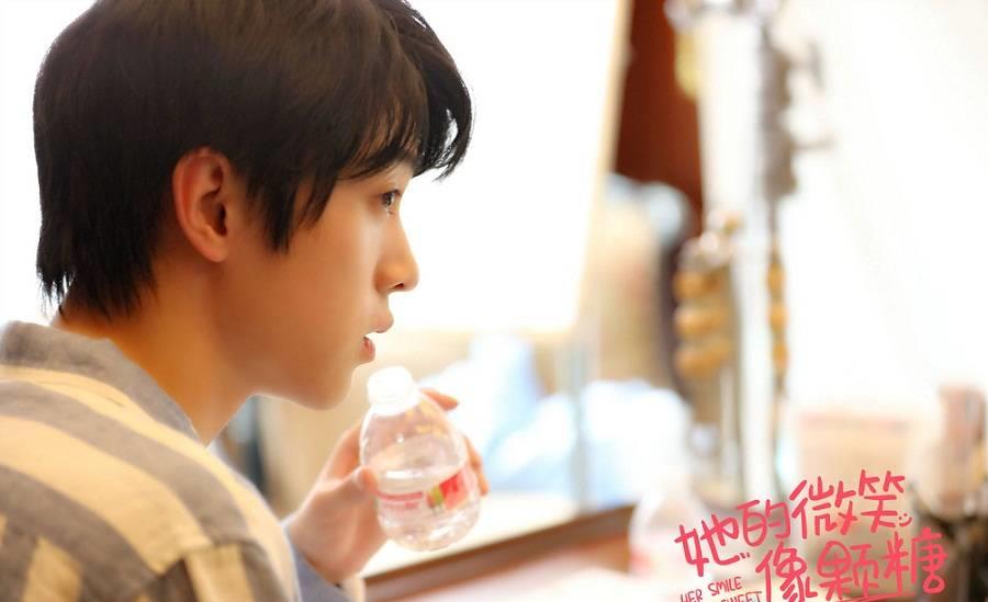 喜家德火山泉水甜剧《她的微笑像颗糖》震撼上线