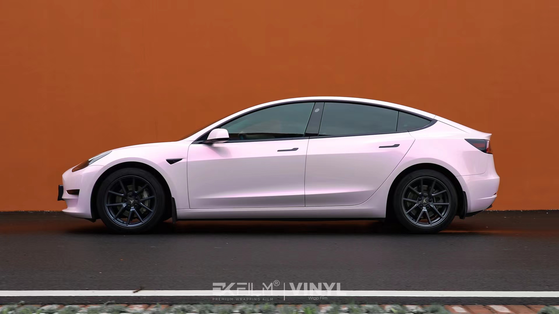 特斯拉model3-ekfilm改色膜花悦粉,柔嫩可爱