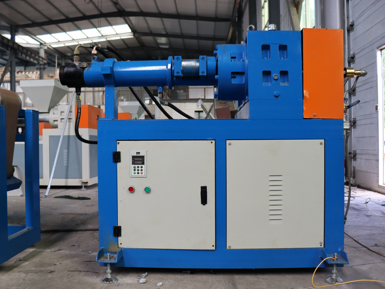 硅橡胶挤出机宏安供应商