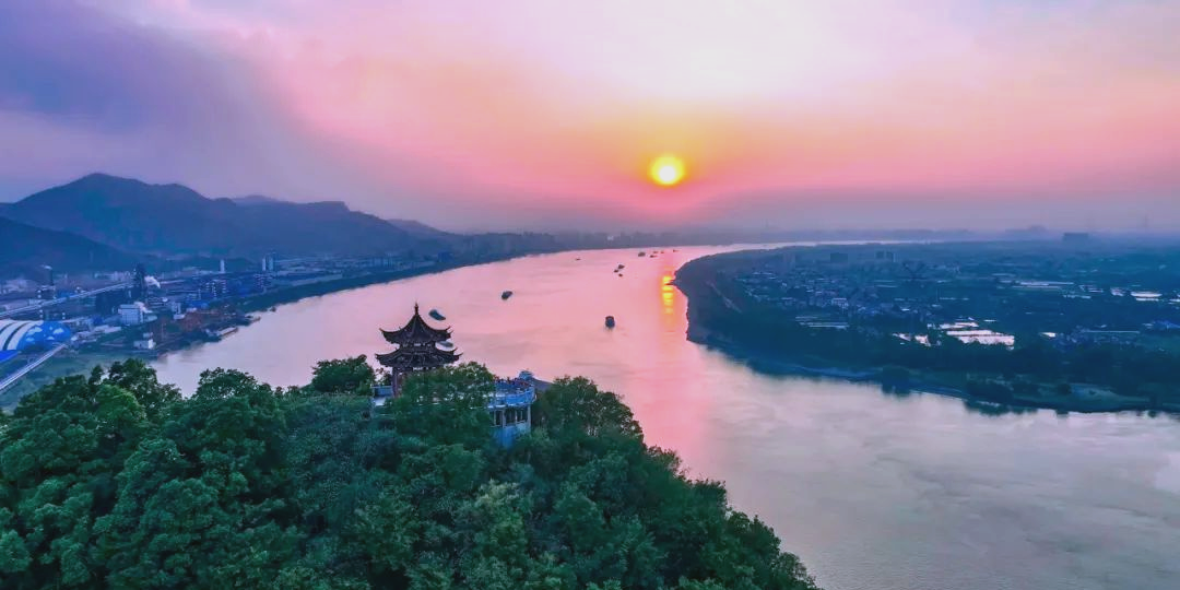 西塞山:巨鲸轮廓与千年文化的交响