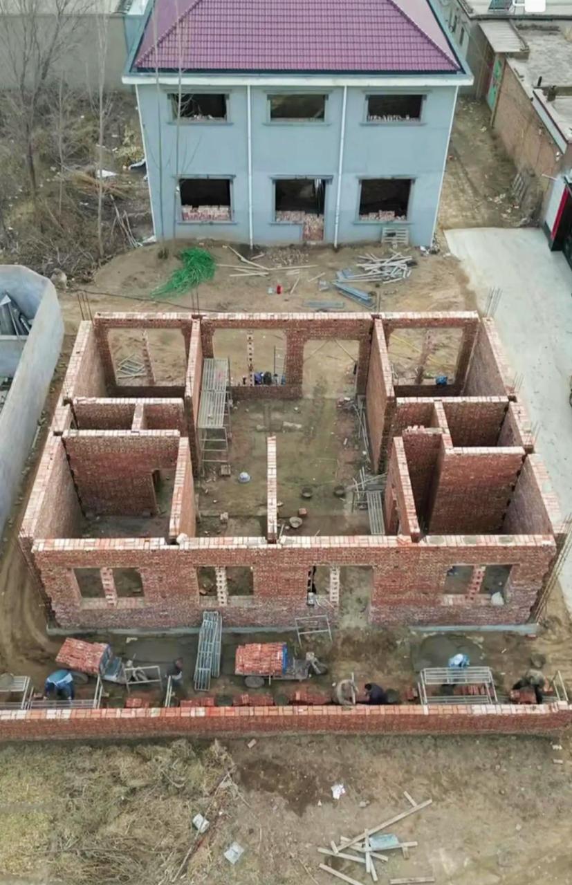 农村打地基是这样子打的啊,果然很专业