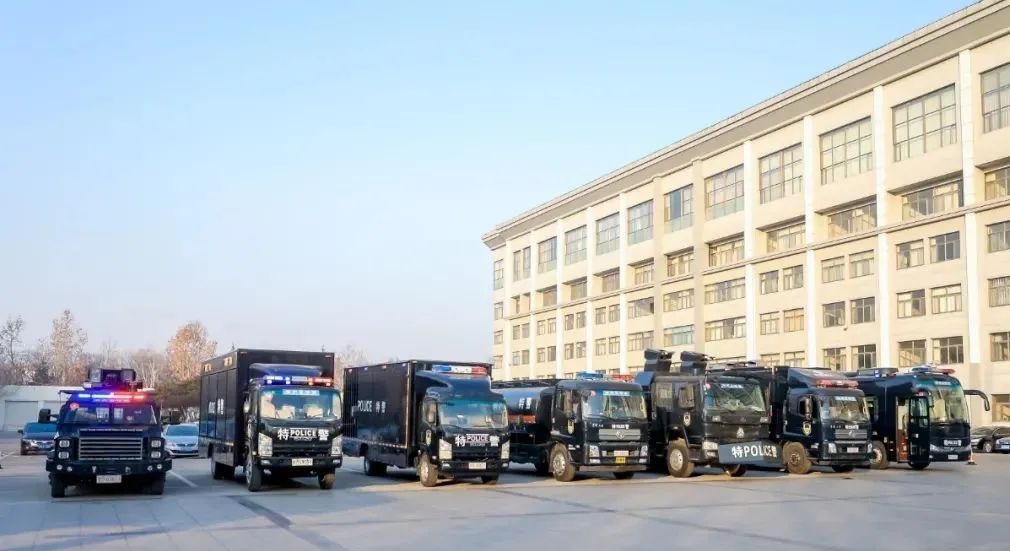 滨州市公安局举行升国旗仪式