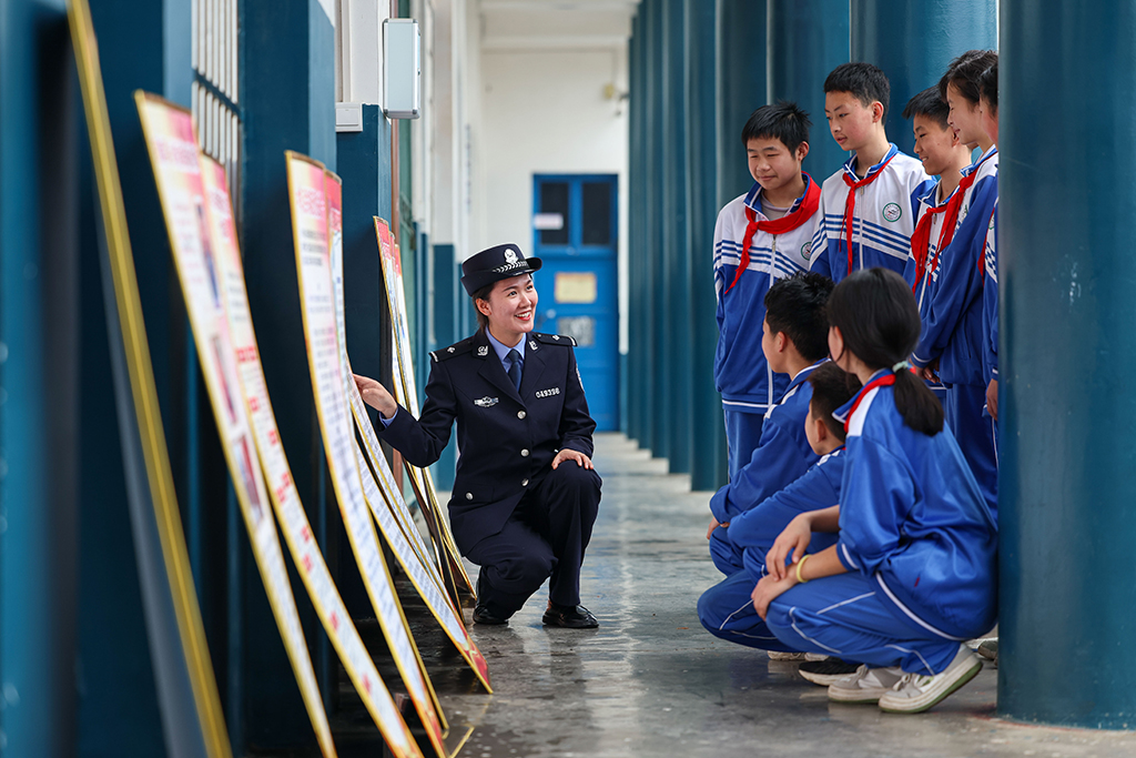 丹寨县兴仁中学图片