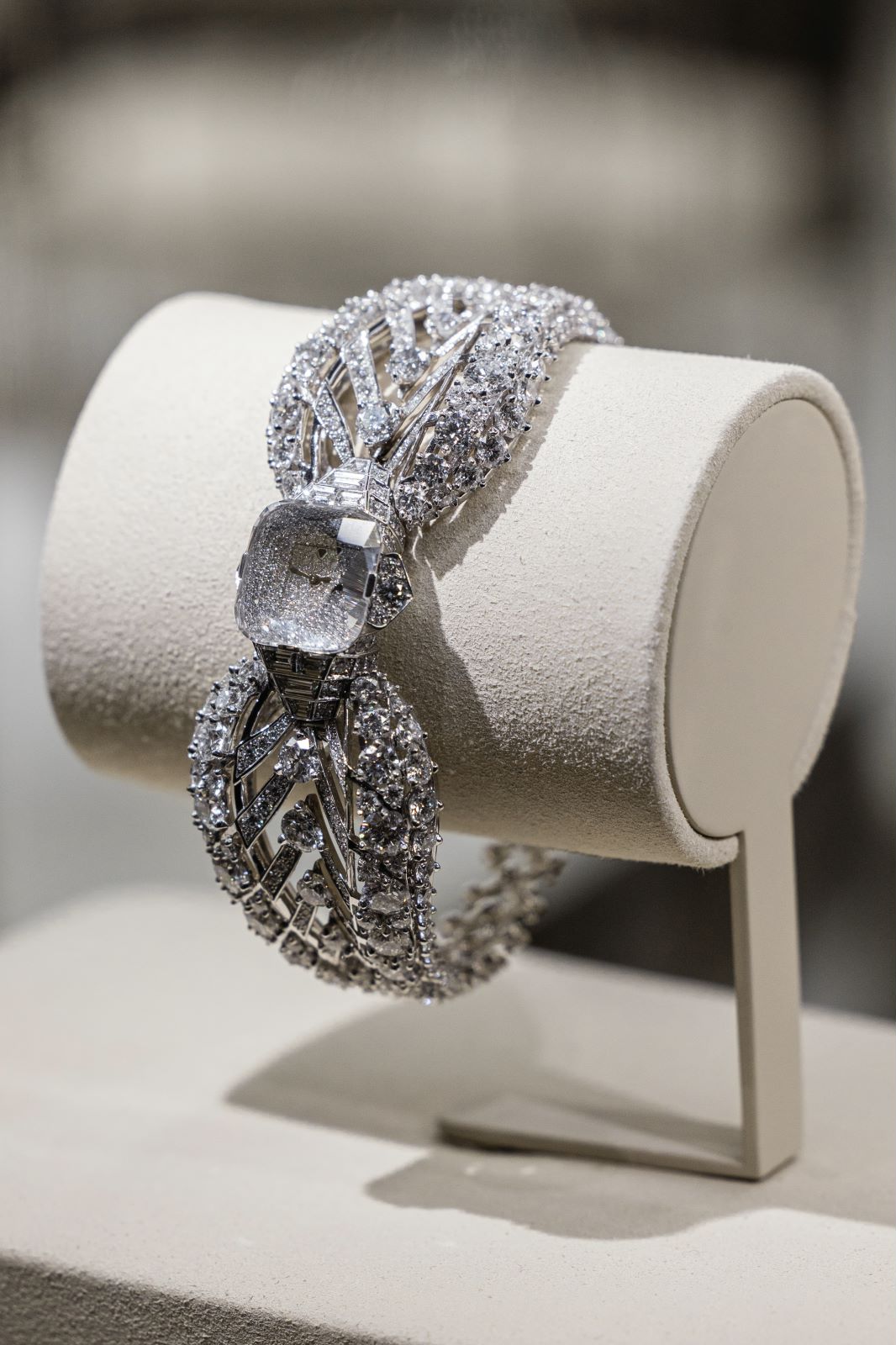 时光之礼赞,风格之匠成 卡地亚首次于中国举办古董珍藏珠宝展