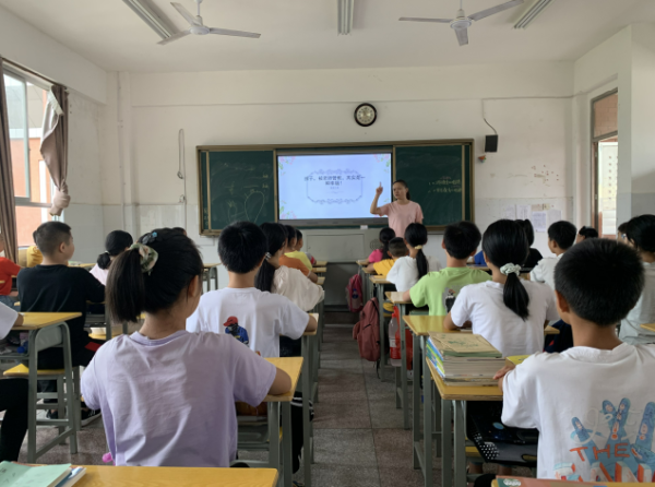 桂东二中:扎实开展入学教育