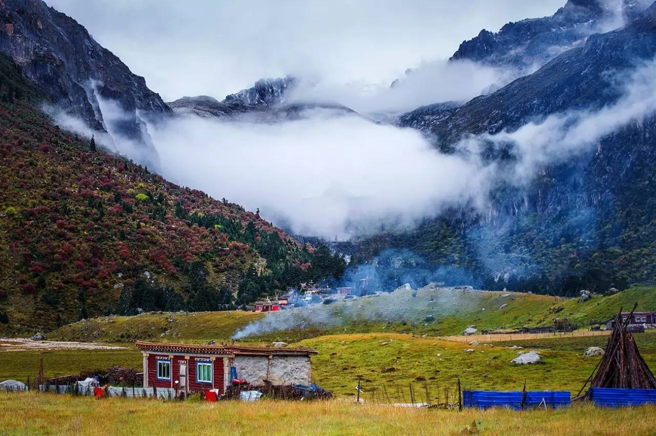甘孜德格阿须草原,一处可以与壮景"人山人海"告别的地方