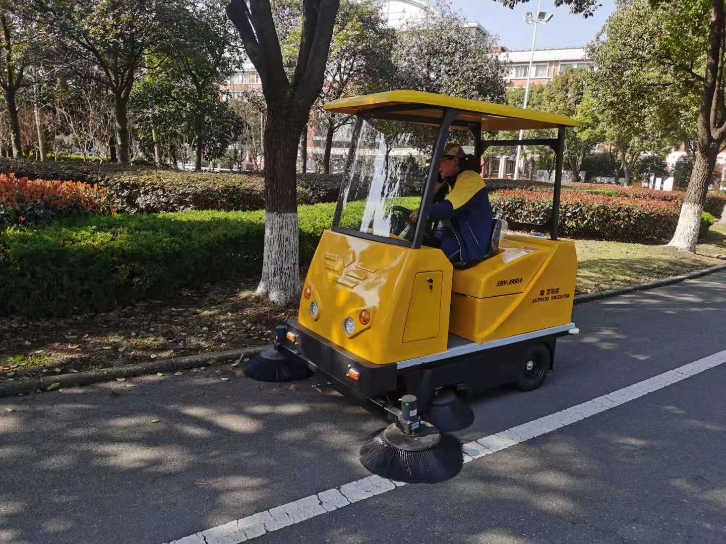 扫地车照片图片