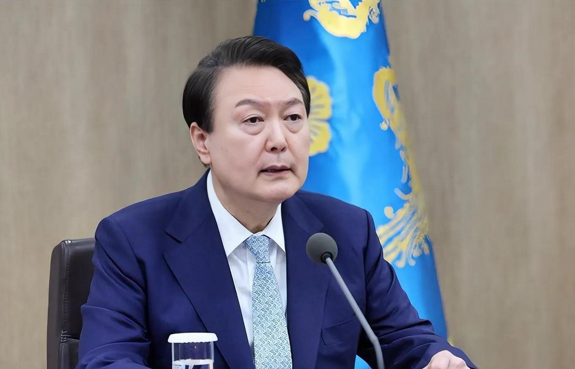 卖韩贼尹大统领的支持率降至 27%.