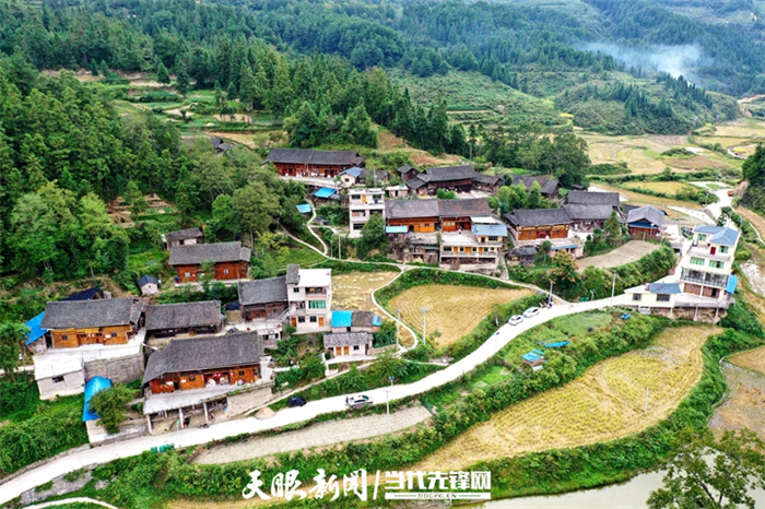 「四新四化蹲点采访」镇远报京乡:乡村微变化 生活大不同