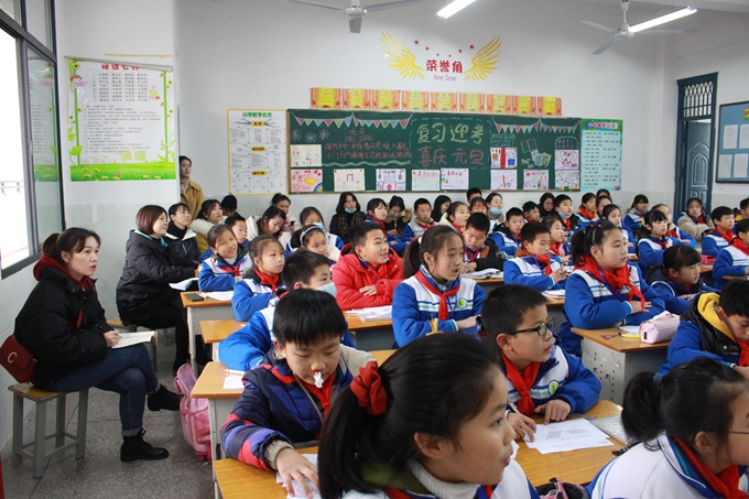 平江新城学校:教学开放日 帮扶共成长