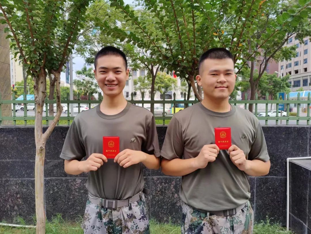 荆门市掇刀区千余民兵喜领《基干民兵证》