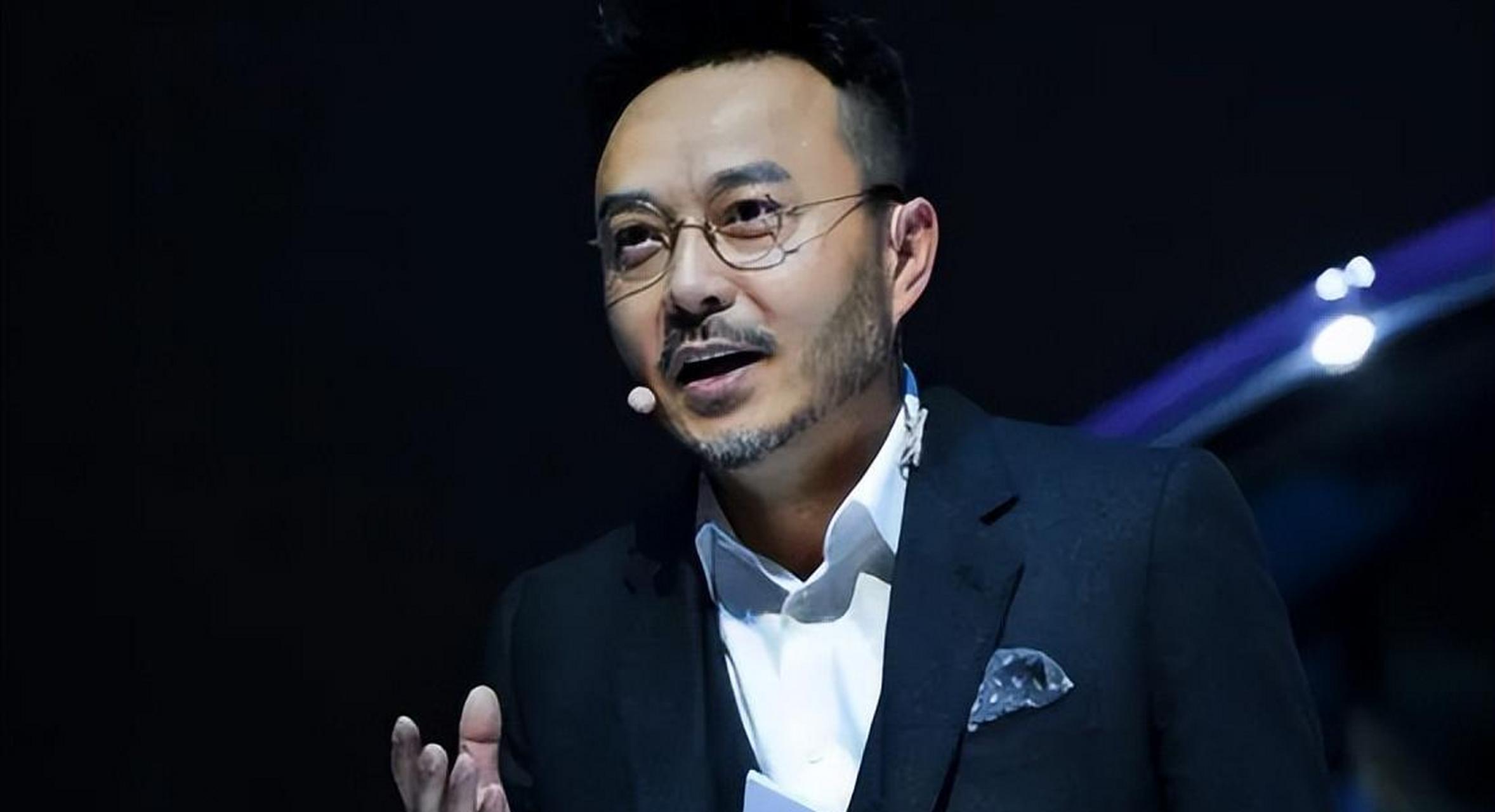 曾凭借《真情对对碰》试镜成功,成为湖南电视台一员.