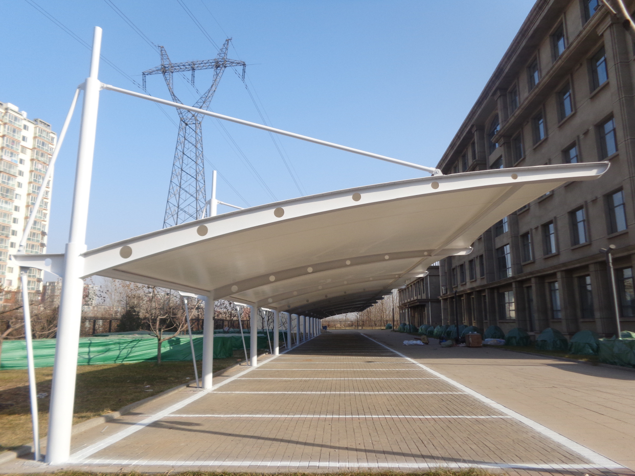 夏天遮阳用的膜结构停车棚价格/工厂汽车棚设计方案