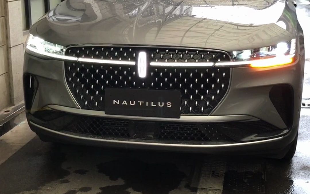 贯穿式前大灯好看吗?