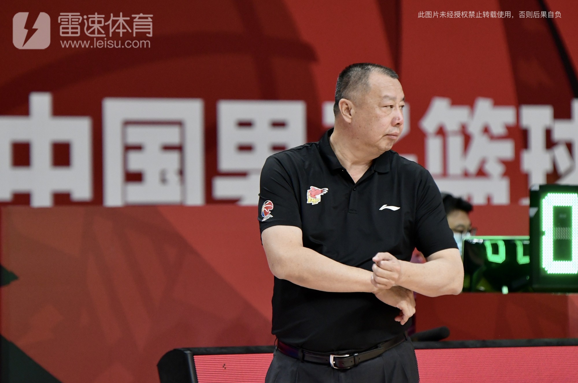 青岛主帅吴庆龙:球员心态不成熟,起伏太大失误太多