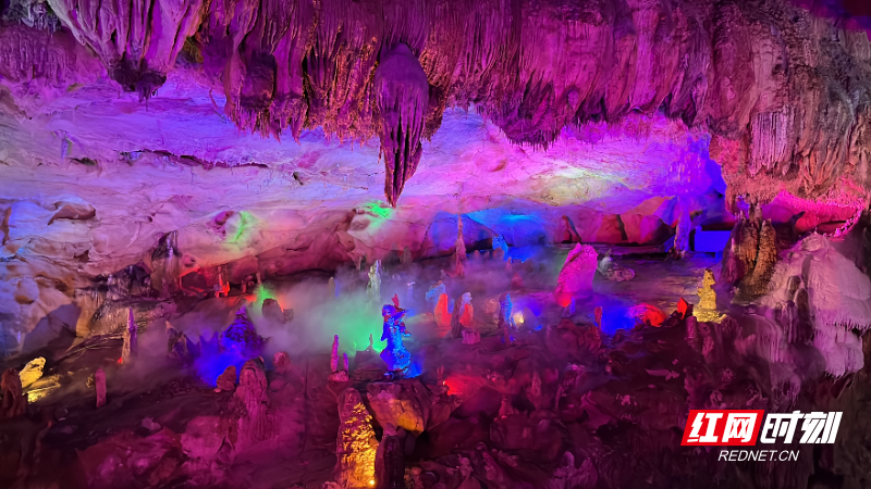 2023年万华岩溶洞漂流正式开漂