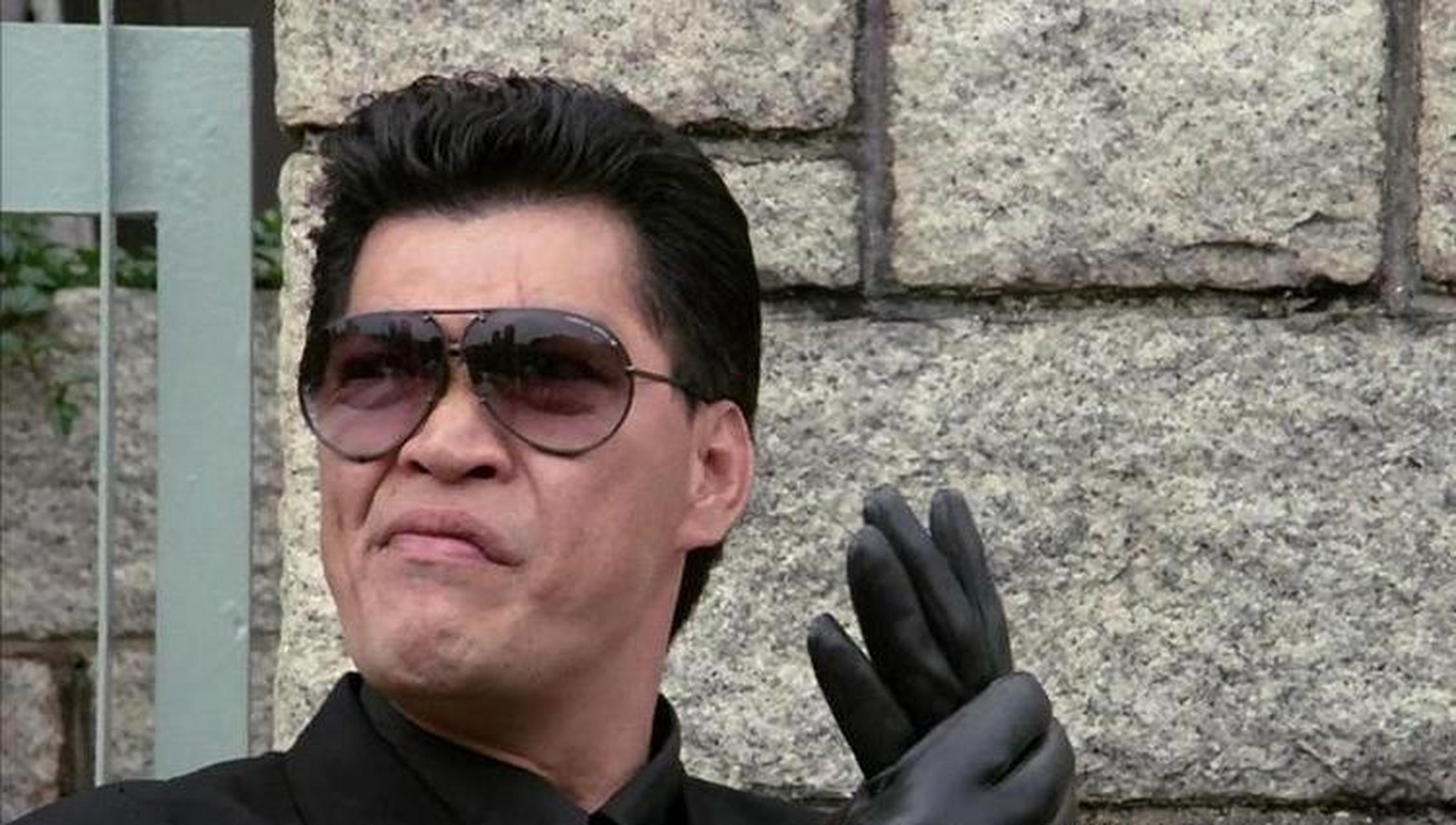 成奎安,号称香港四大恶人之首,事业当红娶二房,财产上千万,晚年患癌