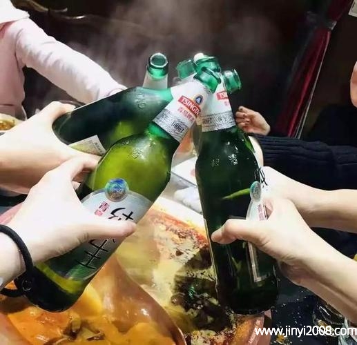 喝酒酒瓶子的图片大全图片