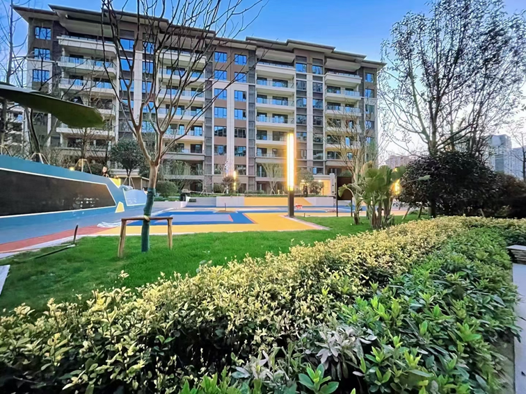 "交房即交证",碧桂园天麓府上百户业主交付现场拿到房产证