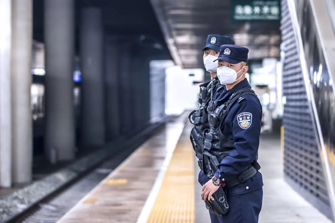 人民警察执勤图片图片