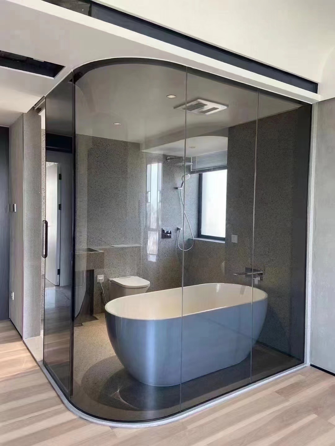 高奢灰玻淋浴房|霸道总裁风带来沉稳高级感