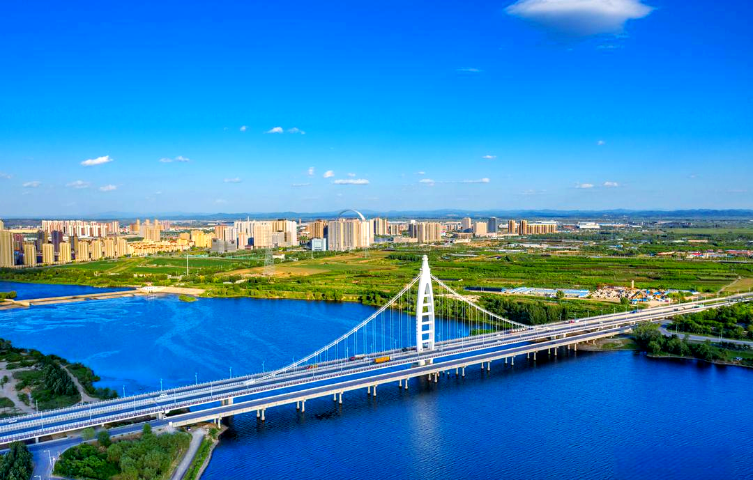 沈阳浑河:一幅多彩的画卷展现城市风貌