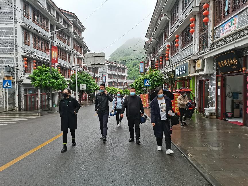 快严实!息烽县温泉镇开展疫情防控检查宣传工作