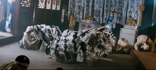 电影《黄飞鸿:王者之风》中舞孝狮的场景