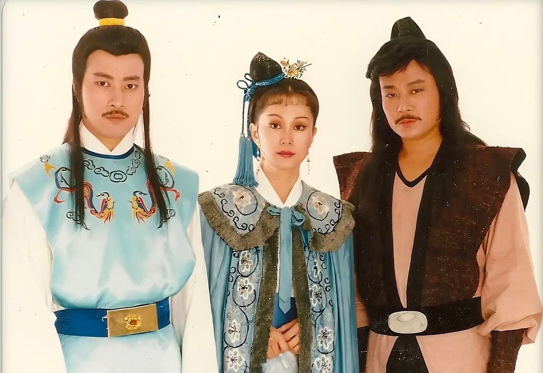 《珍珠传奇》播出34年,剧中演员一人向佛,一人单身,只有他圆满