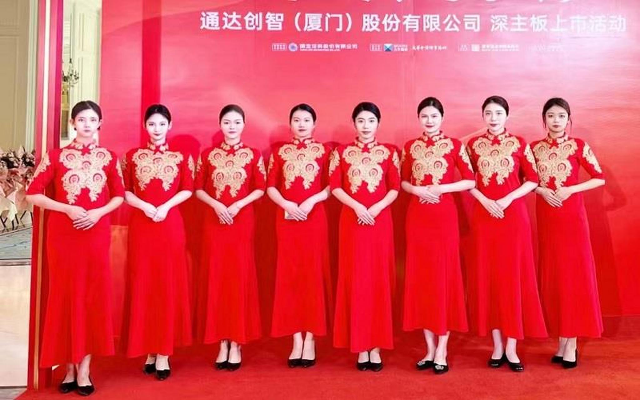 礼仪服务：企业形象的门面与名片
